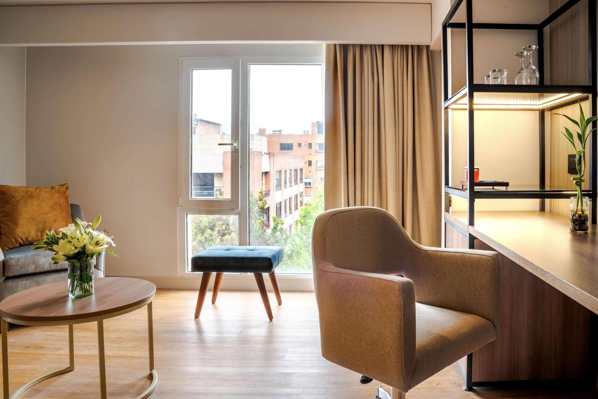 Nh Bogota Pavillon Royal Hotel Luaran gambar